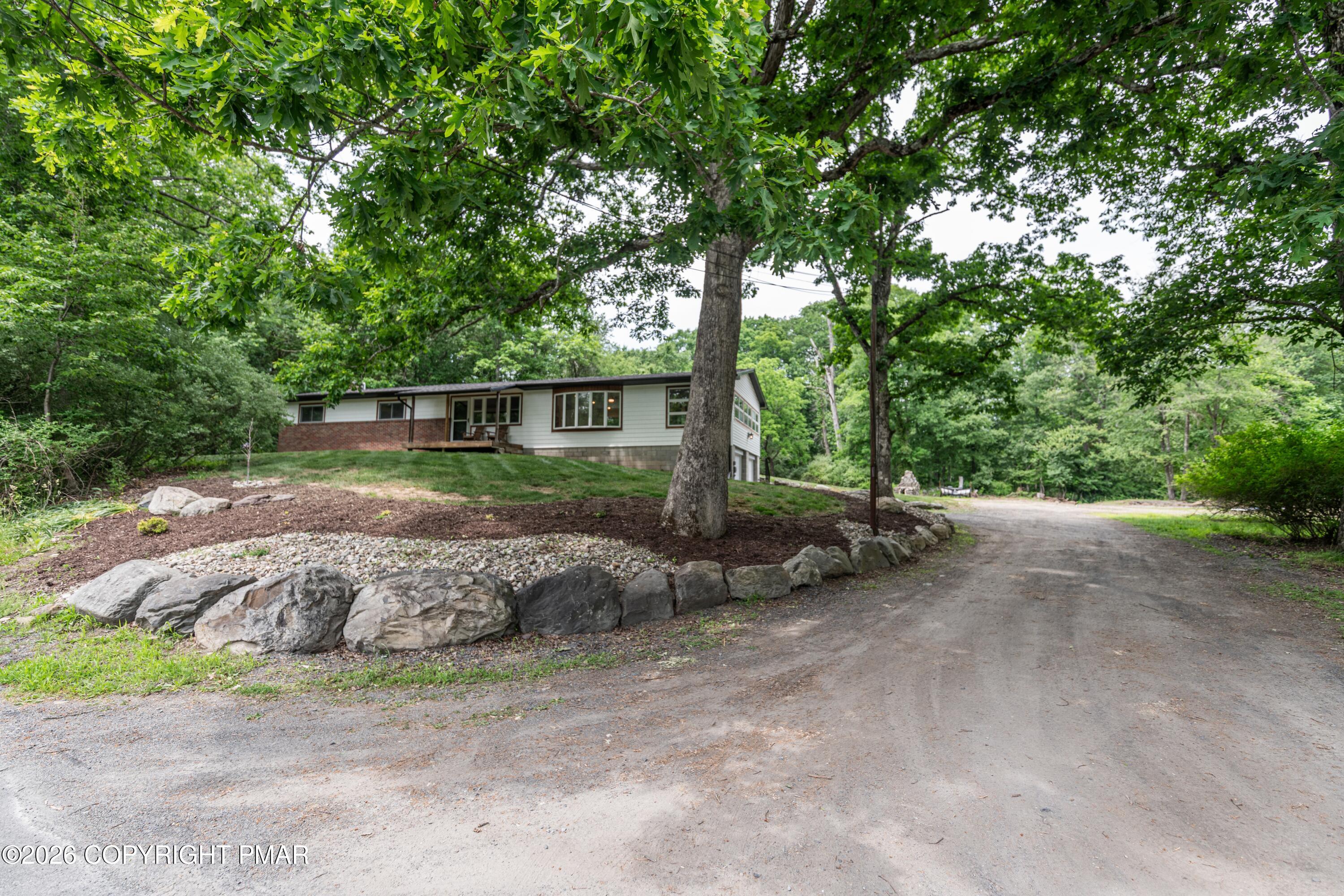 6011 Running Valley Road