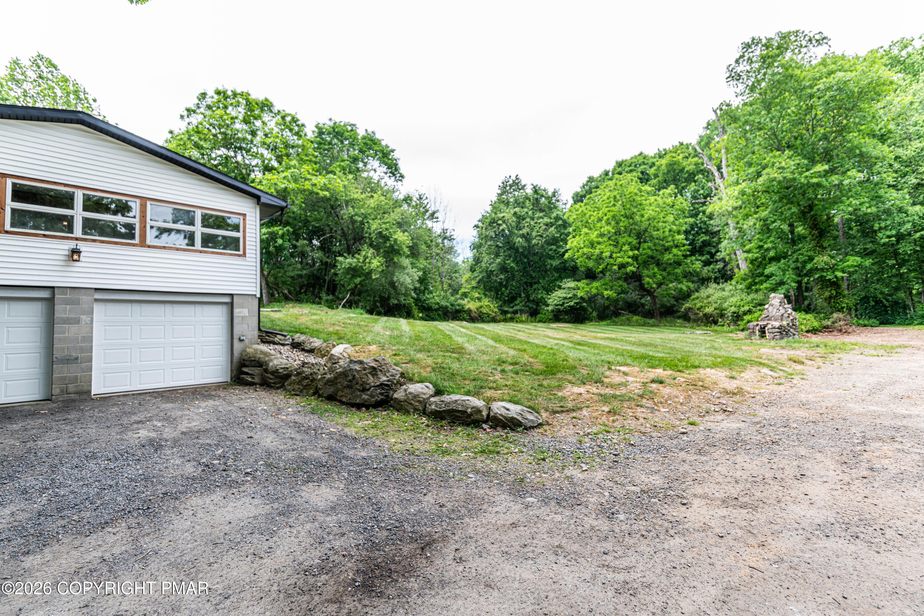 6011 Running Valley Road