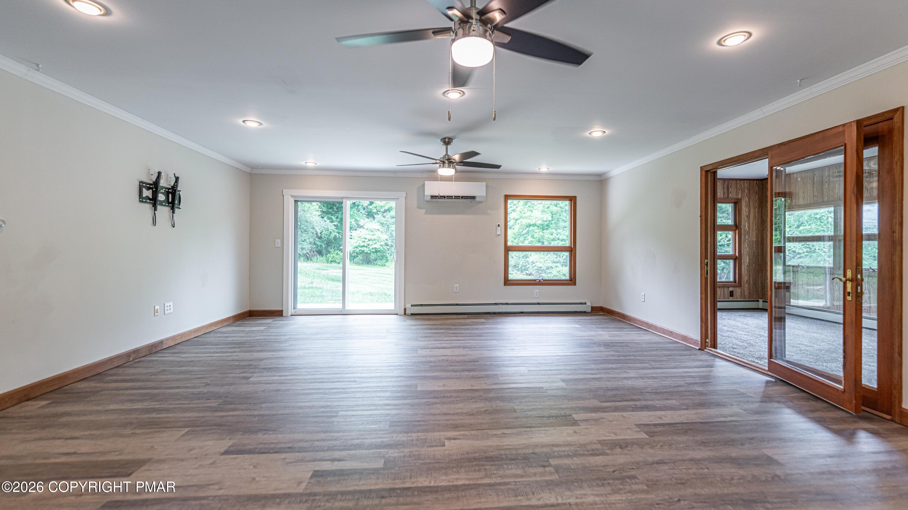 6011 Running Valley Road
