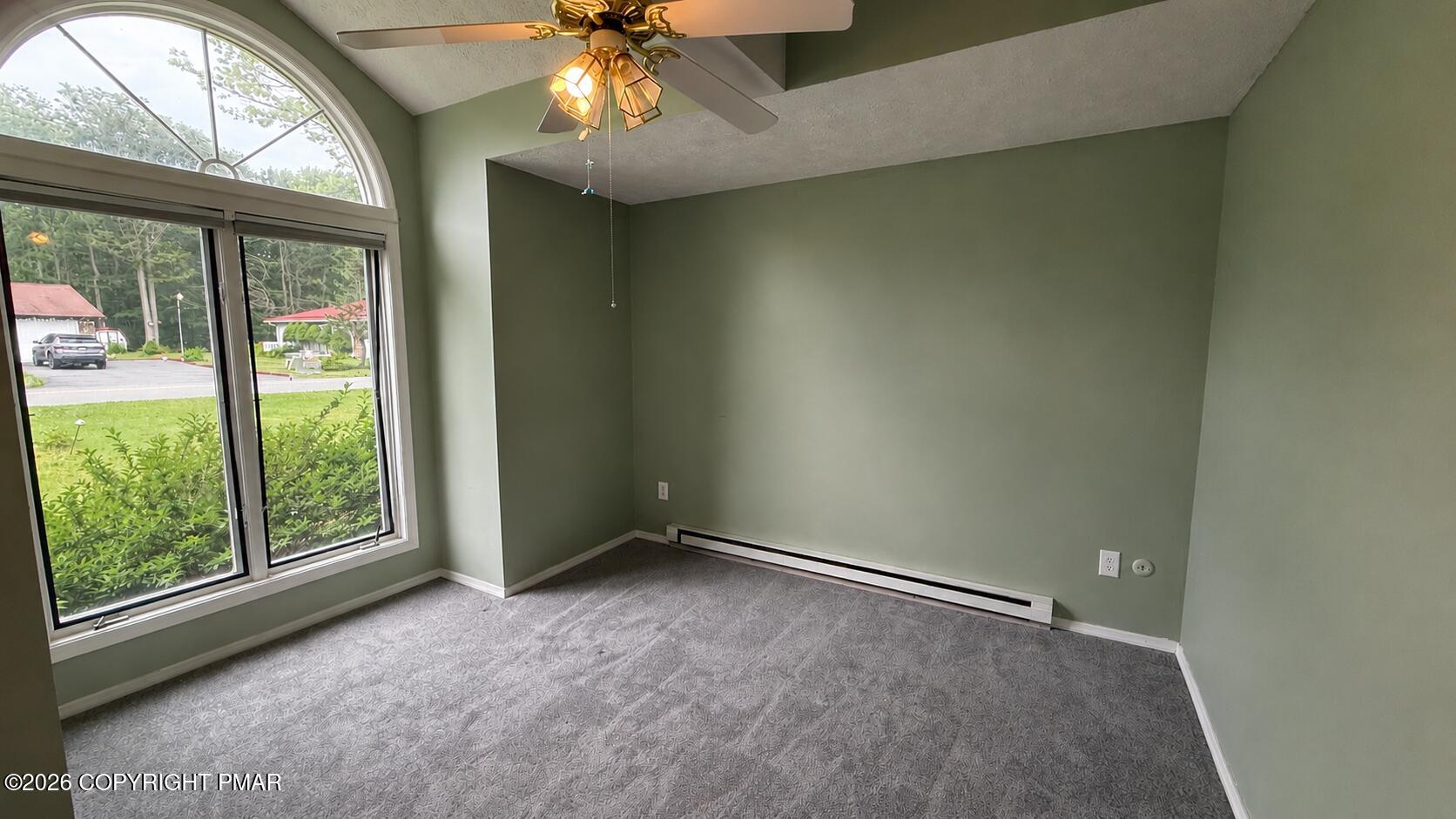 3209 Evergreen Circle