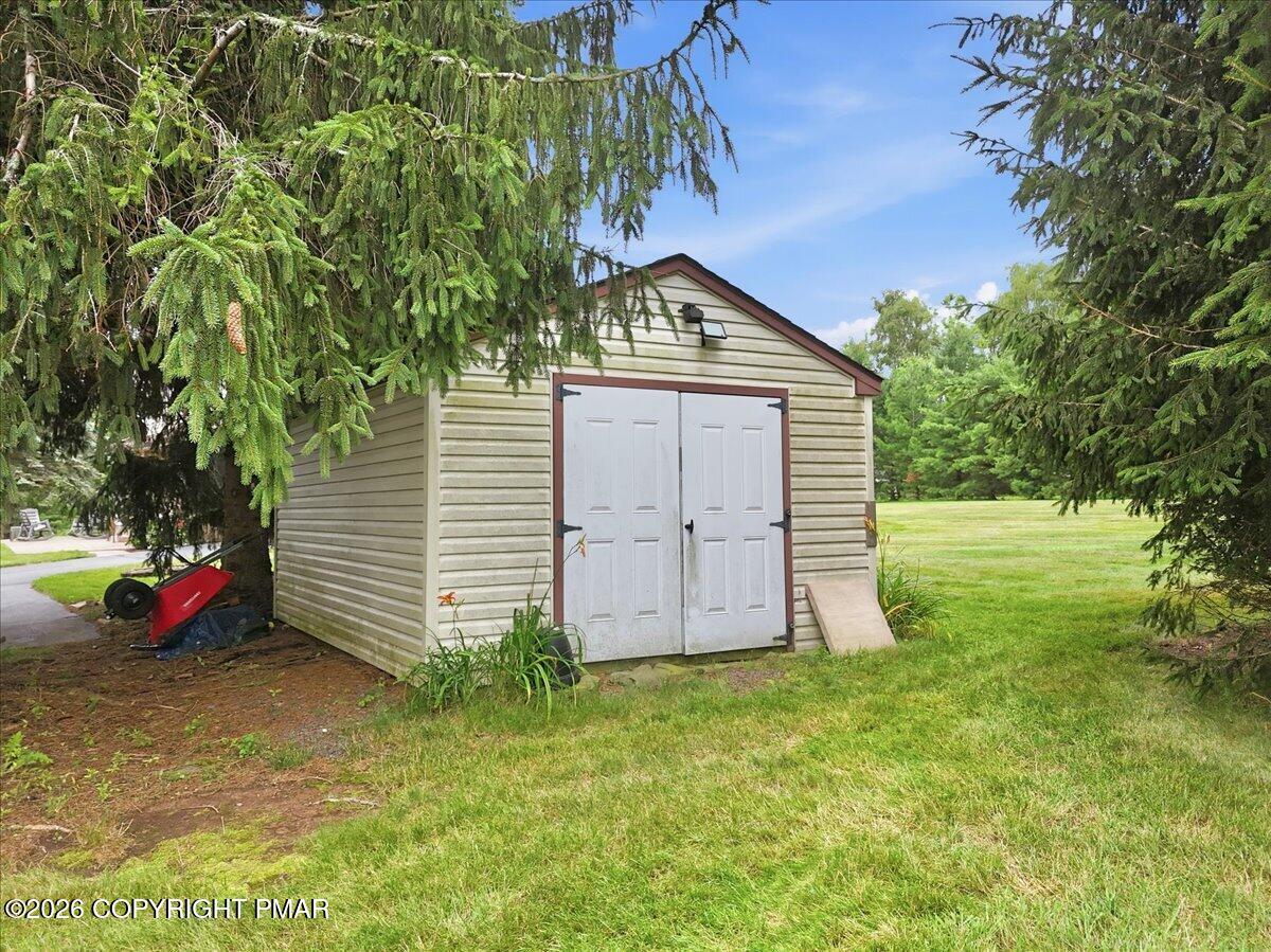 303 Sir Bradford Road
