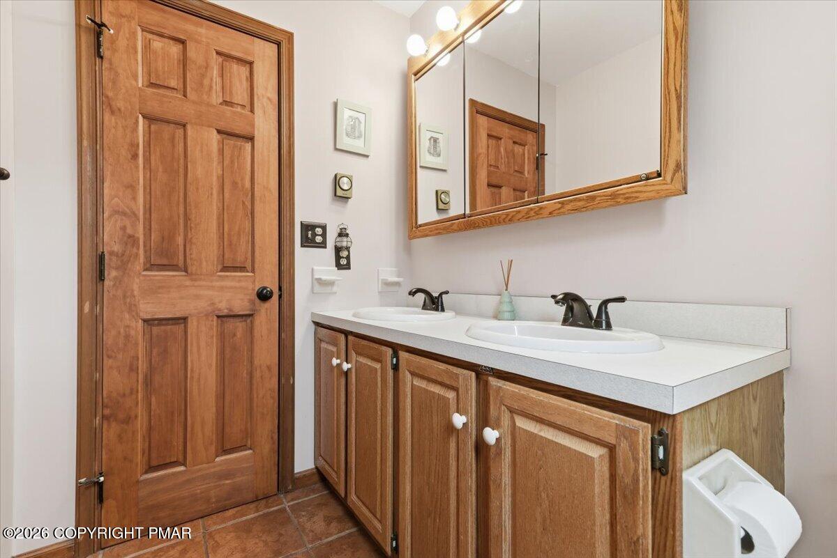 303 Sir Bradford Road