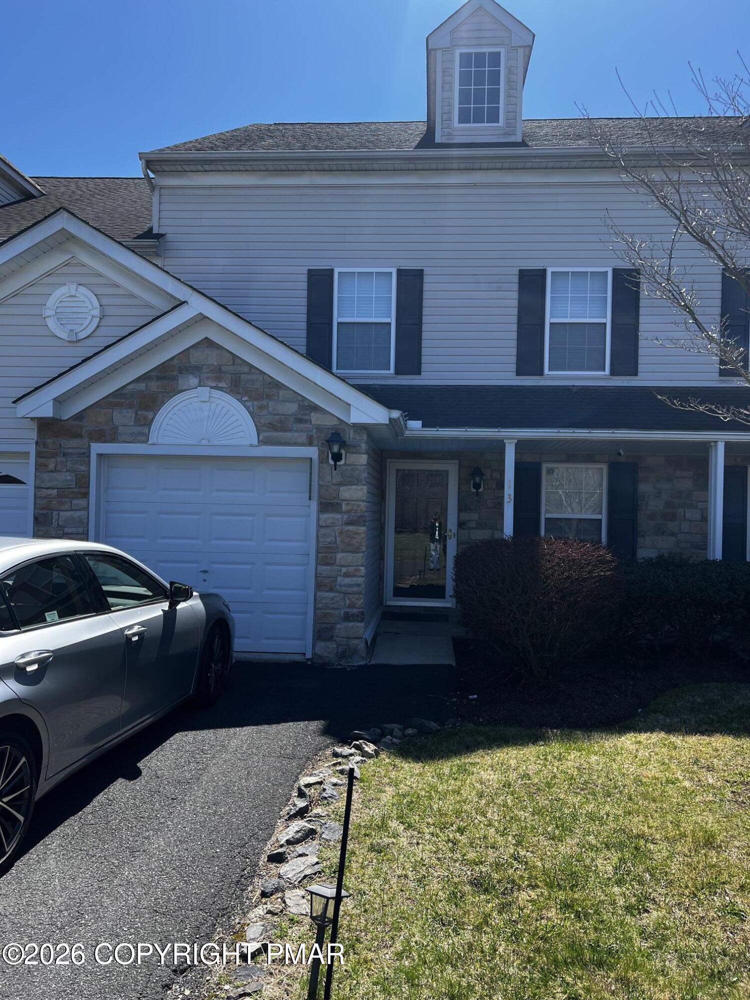303 Victoria Way