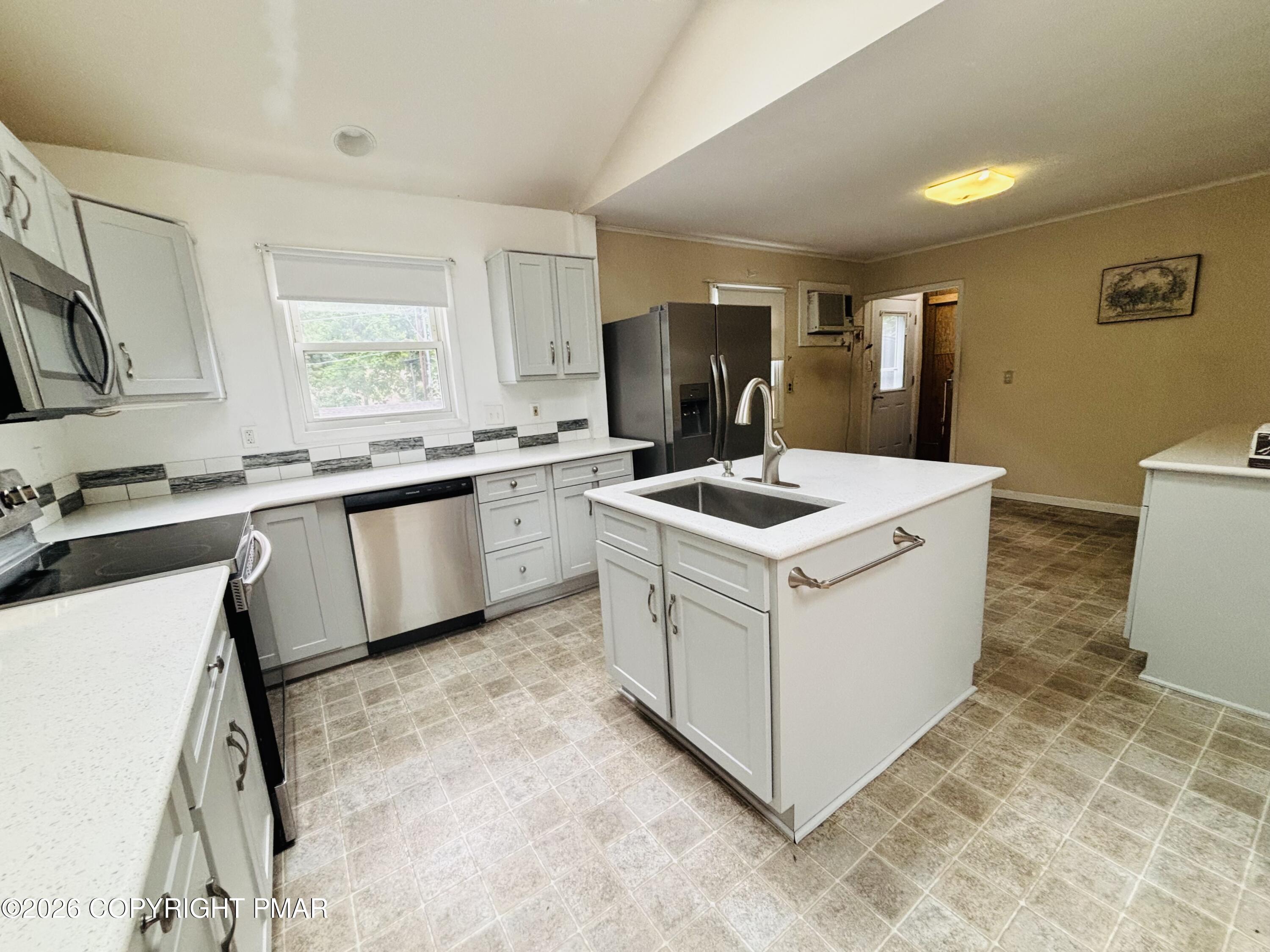 77 Ransberry Avenue