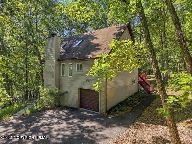 467 Lakeside Drive