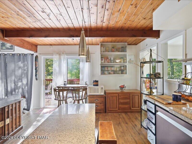 467 Lakeside Drive