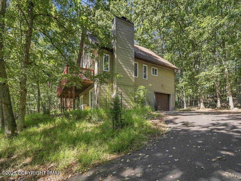 467 Lakeside Drive