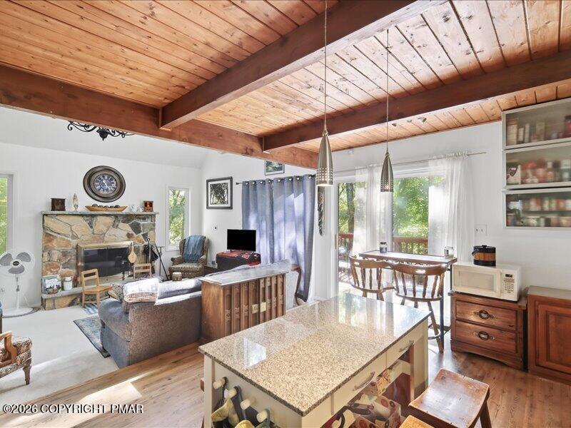 467 Lakeside Drive