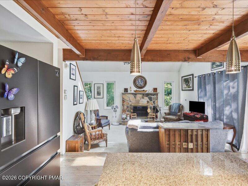 467 Lakeside Drive