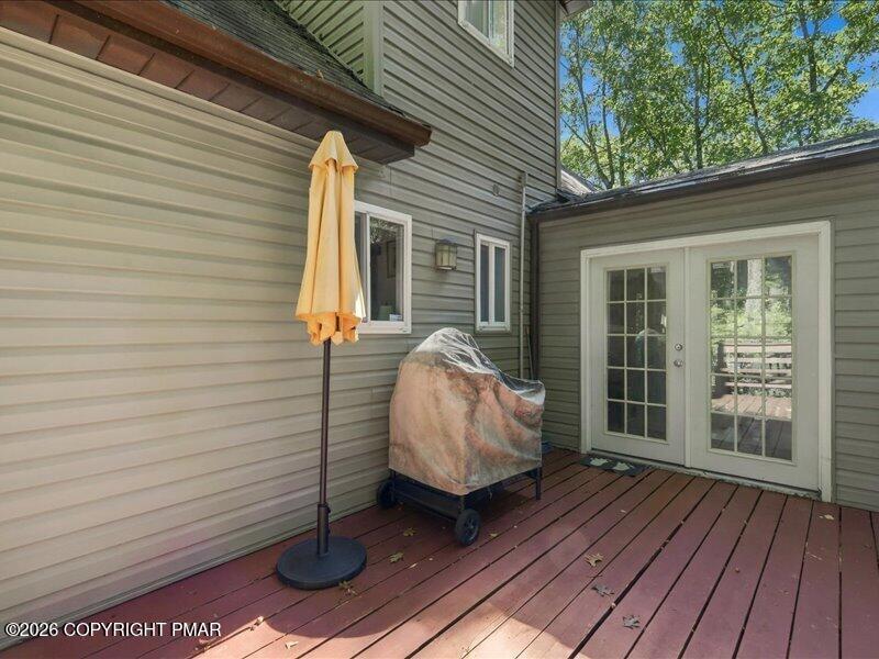 467 Lakeside Drive