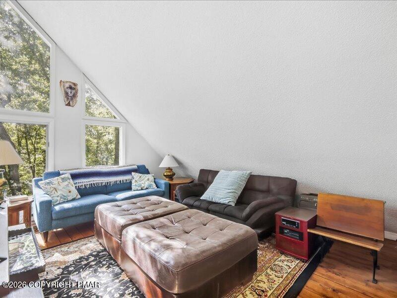 467 Lakeside Drive