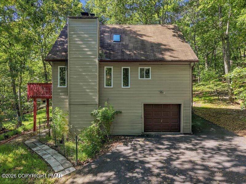467 Lakeside Drive