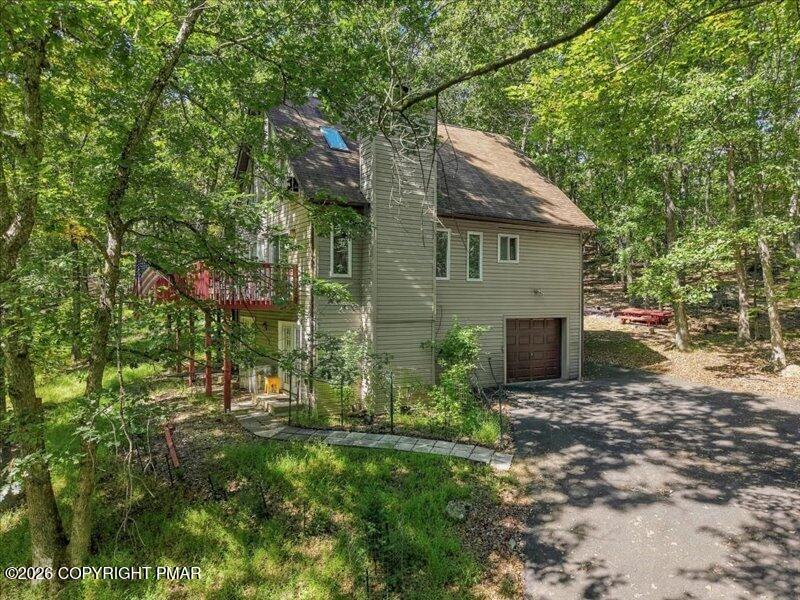 467 Lakeside Drive