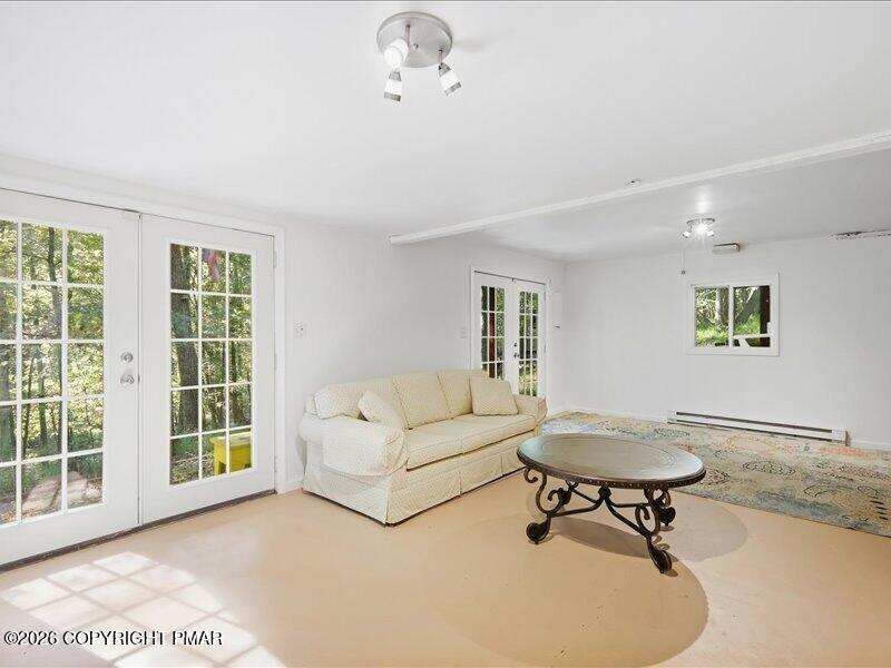 467 Lakeside Drive