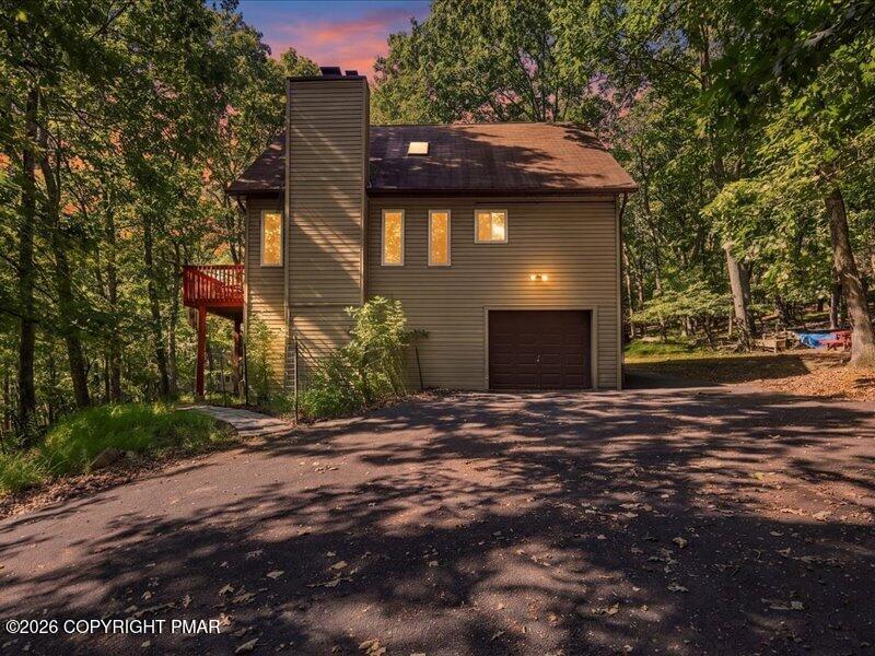 467 Lakeside Drive