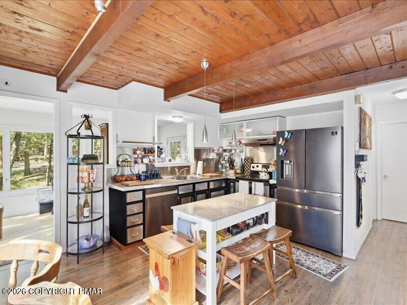 467 Lakeside Drive