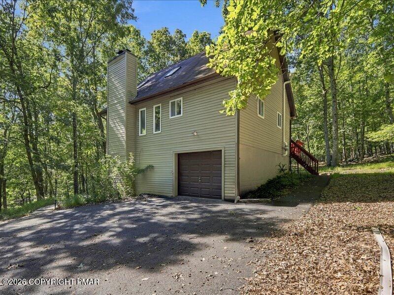 467 Lakeside Drive