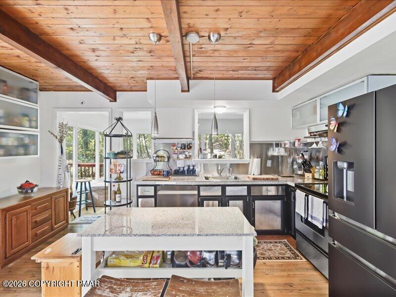 467 Lakeside Drive