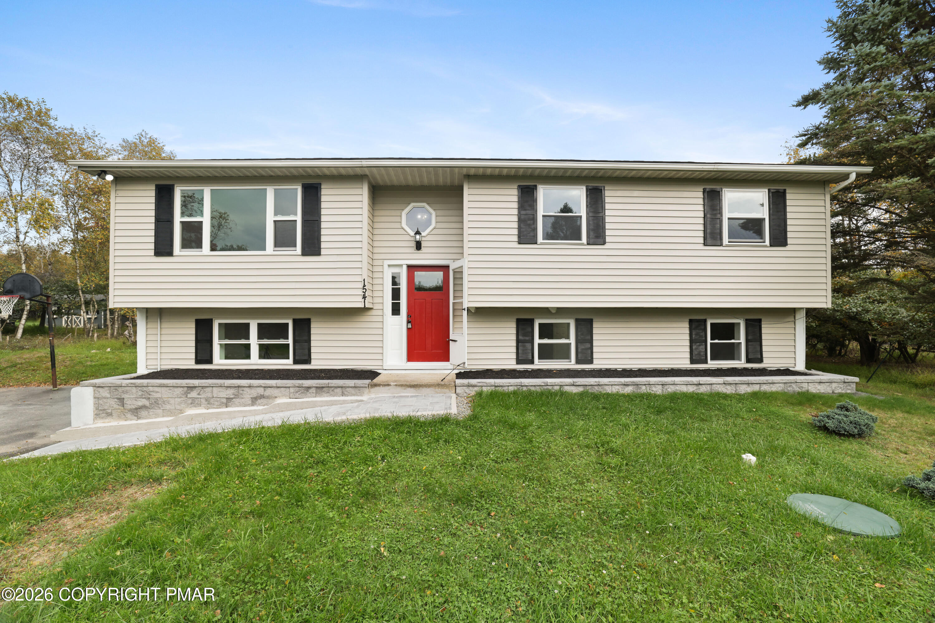 1541 Ann Lane