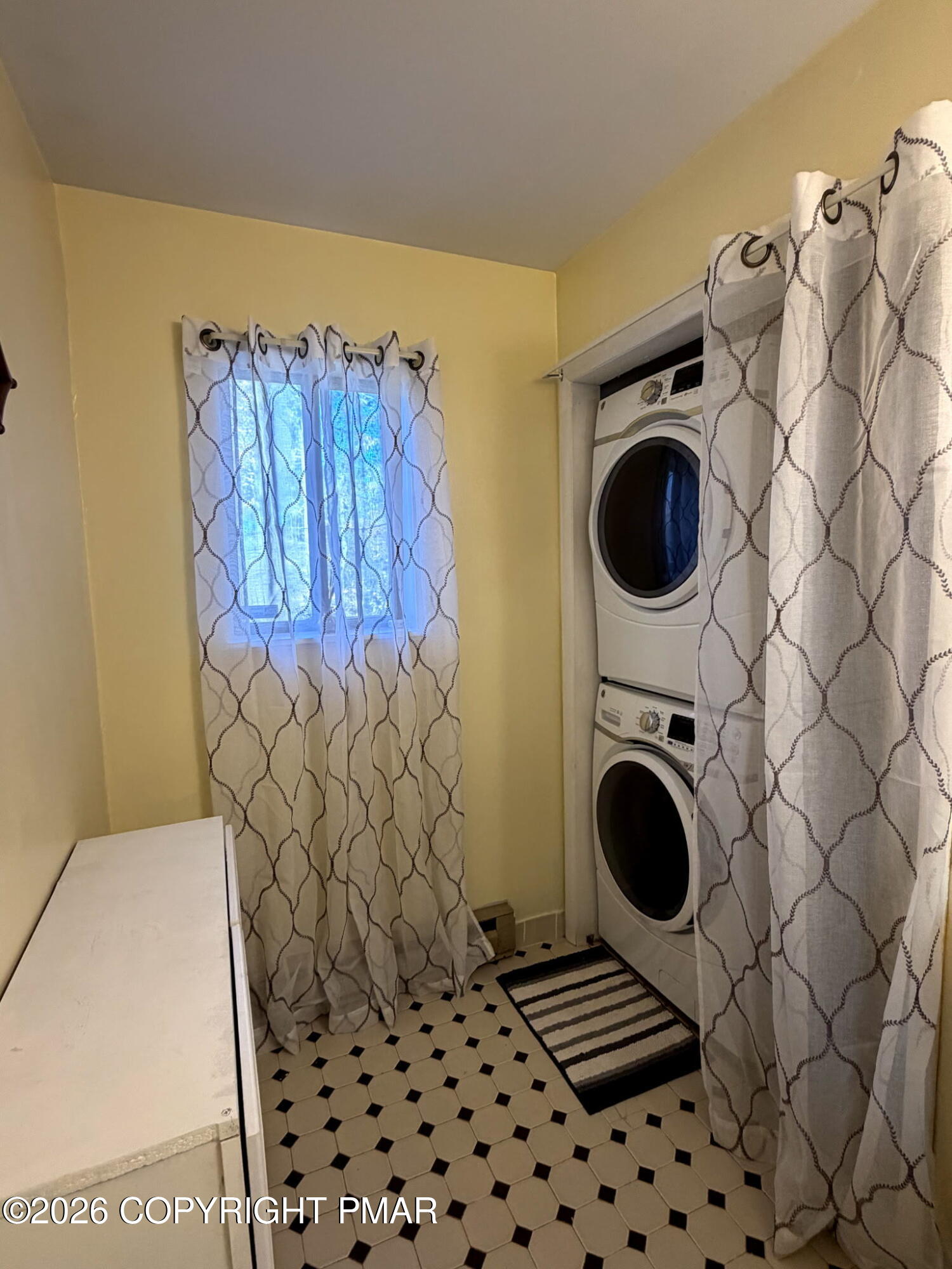 1298 Winding Way