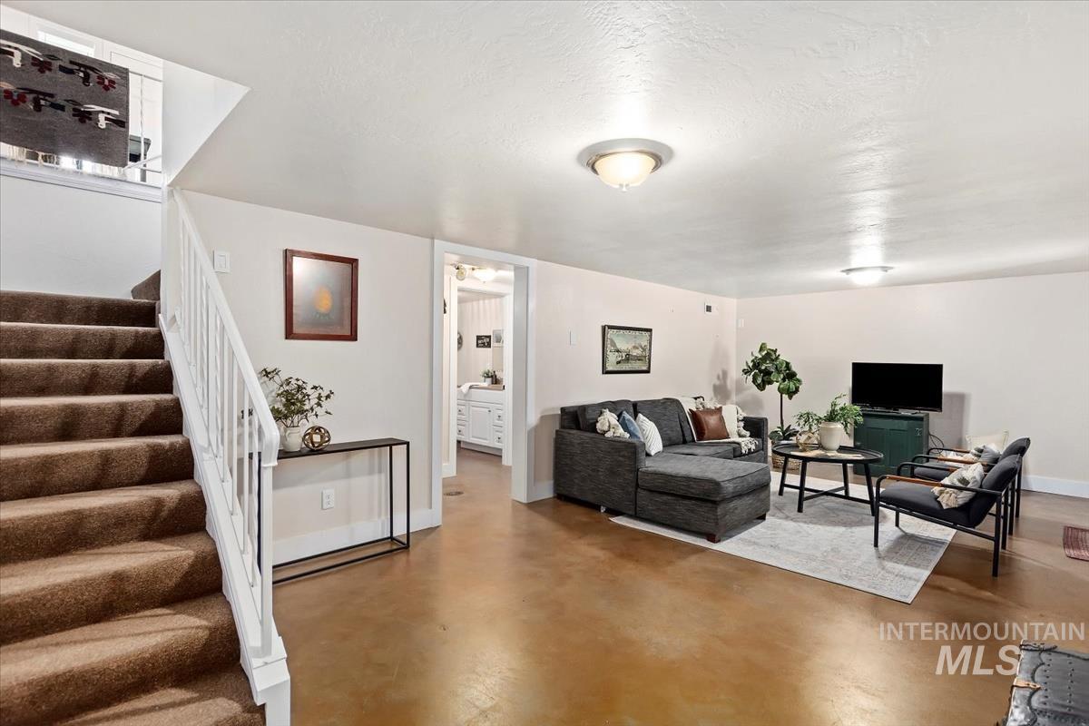 433 N Rene Pl.