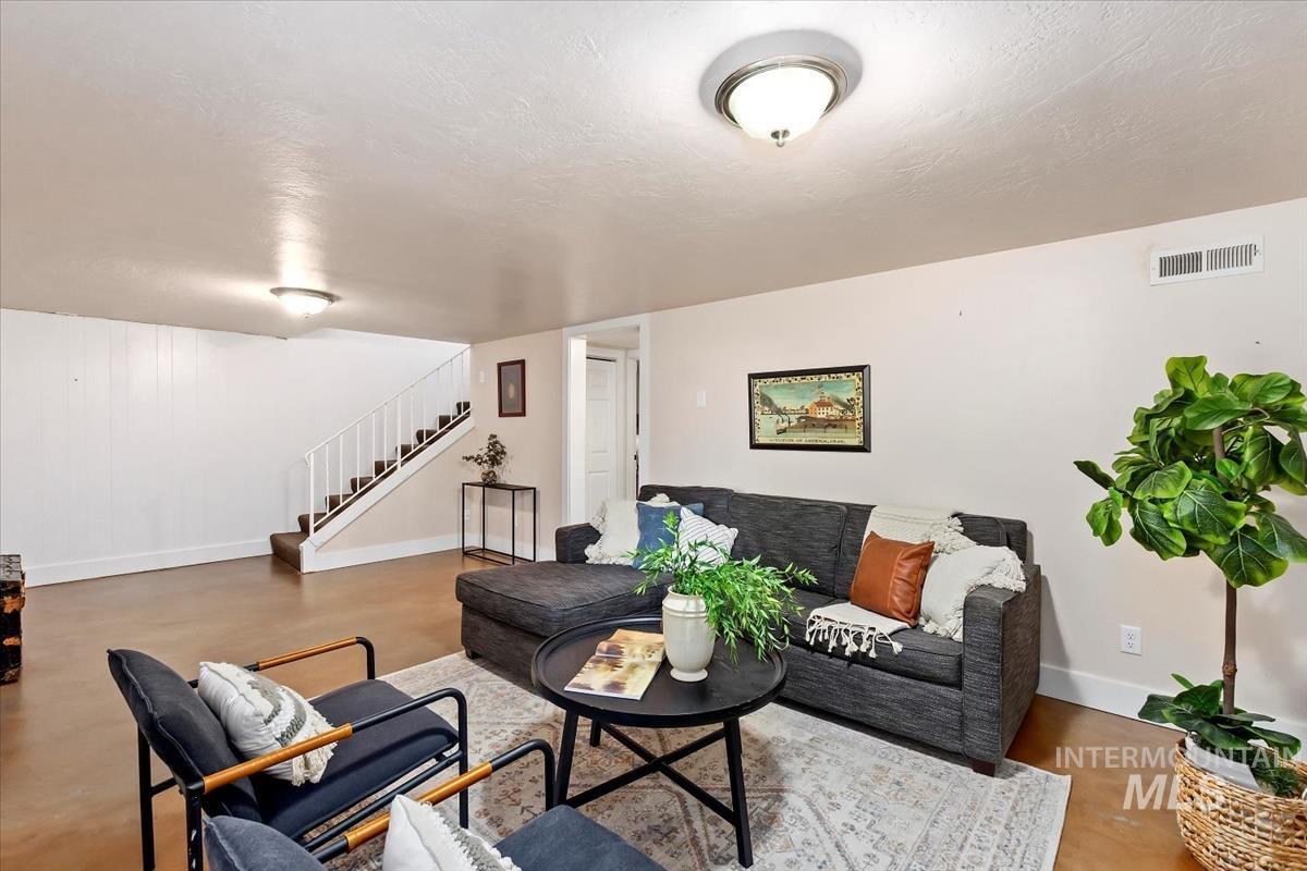 433 N Rene Pl.