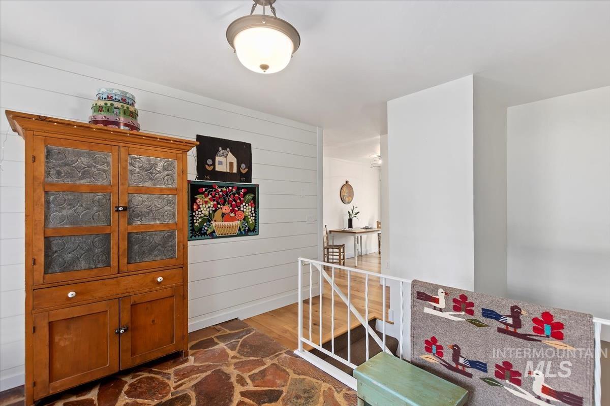 433 N Rene Pl.