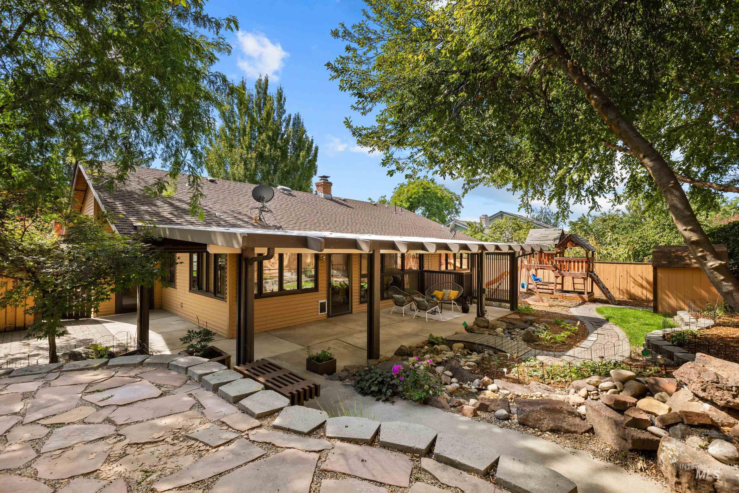242 Northview Dr