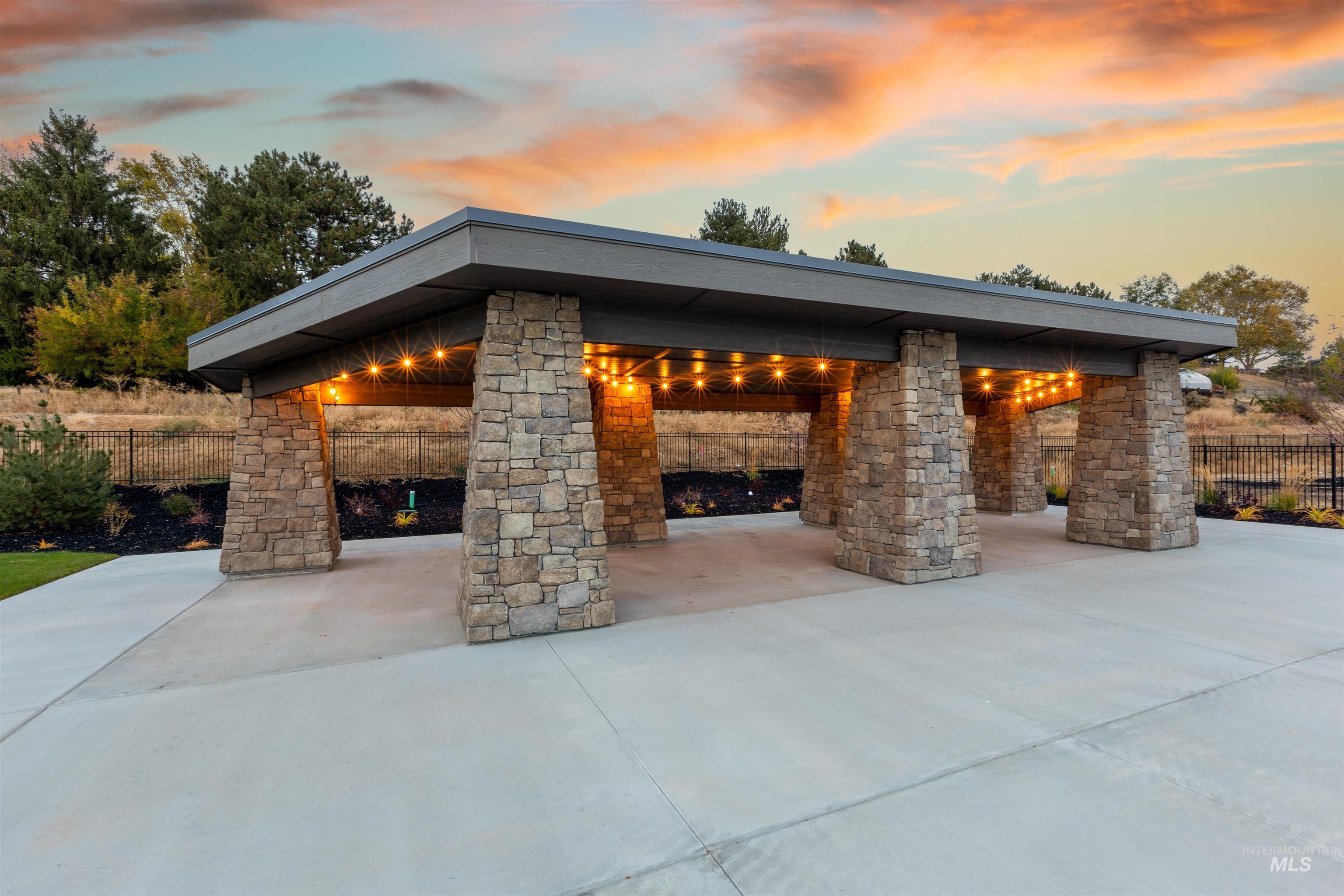 1300 E Rockhurst Ln