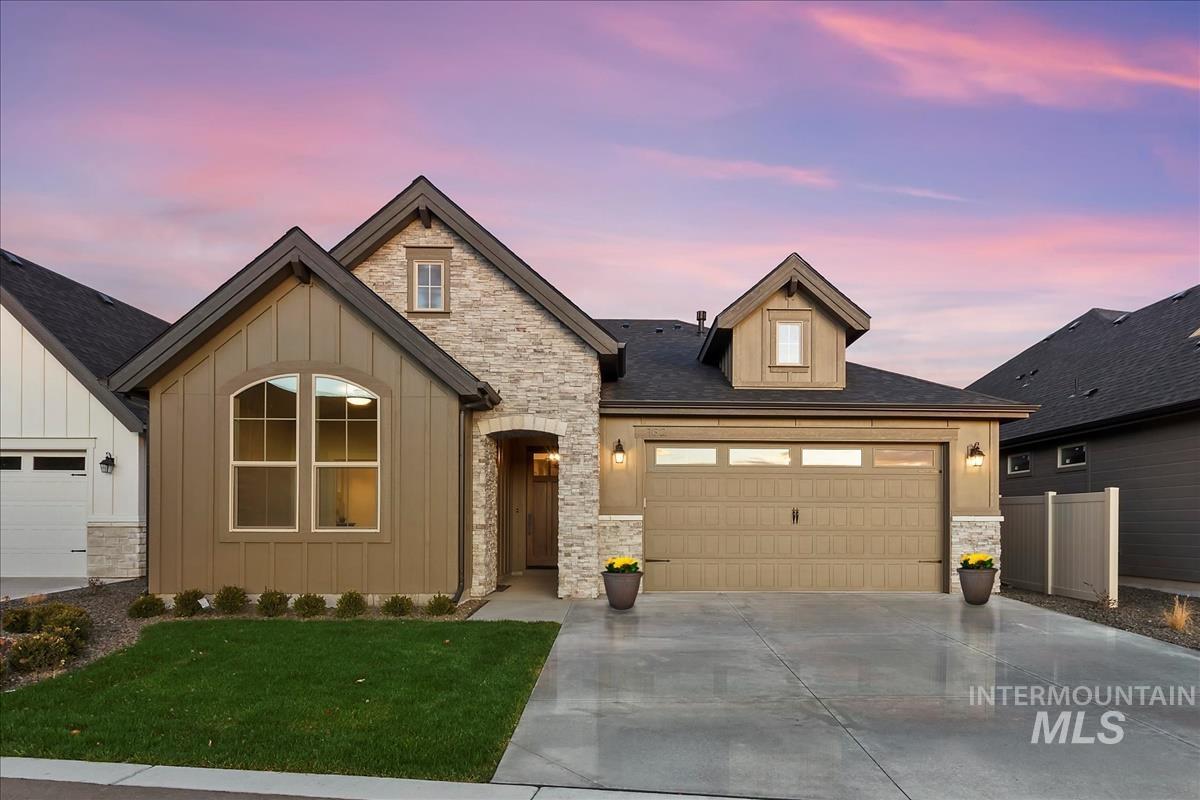 1300 E Rockhurst Ln