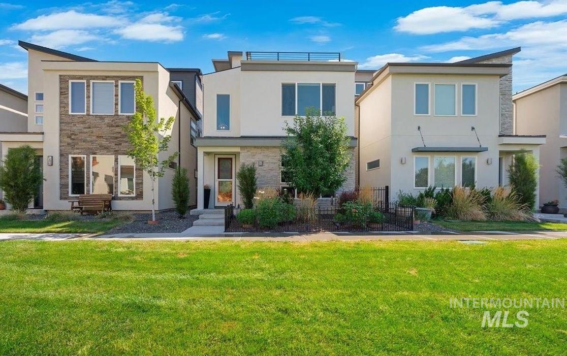 51 S Crestview Ave