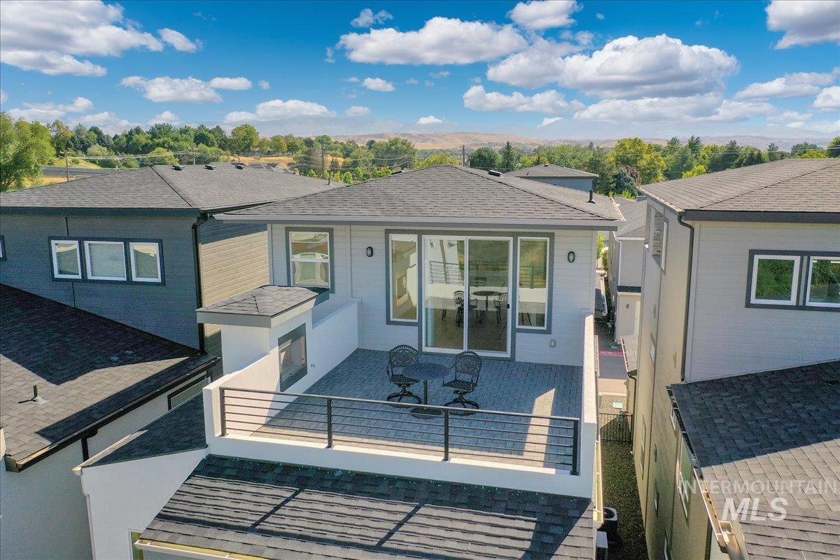 51 S Crestview Ave