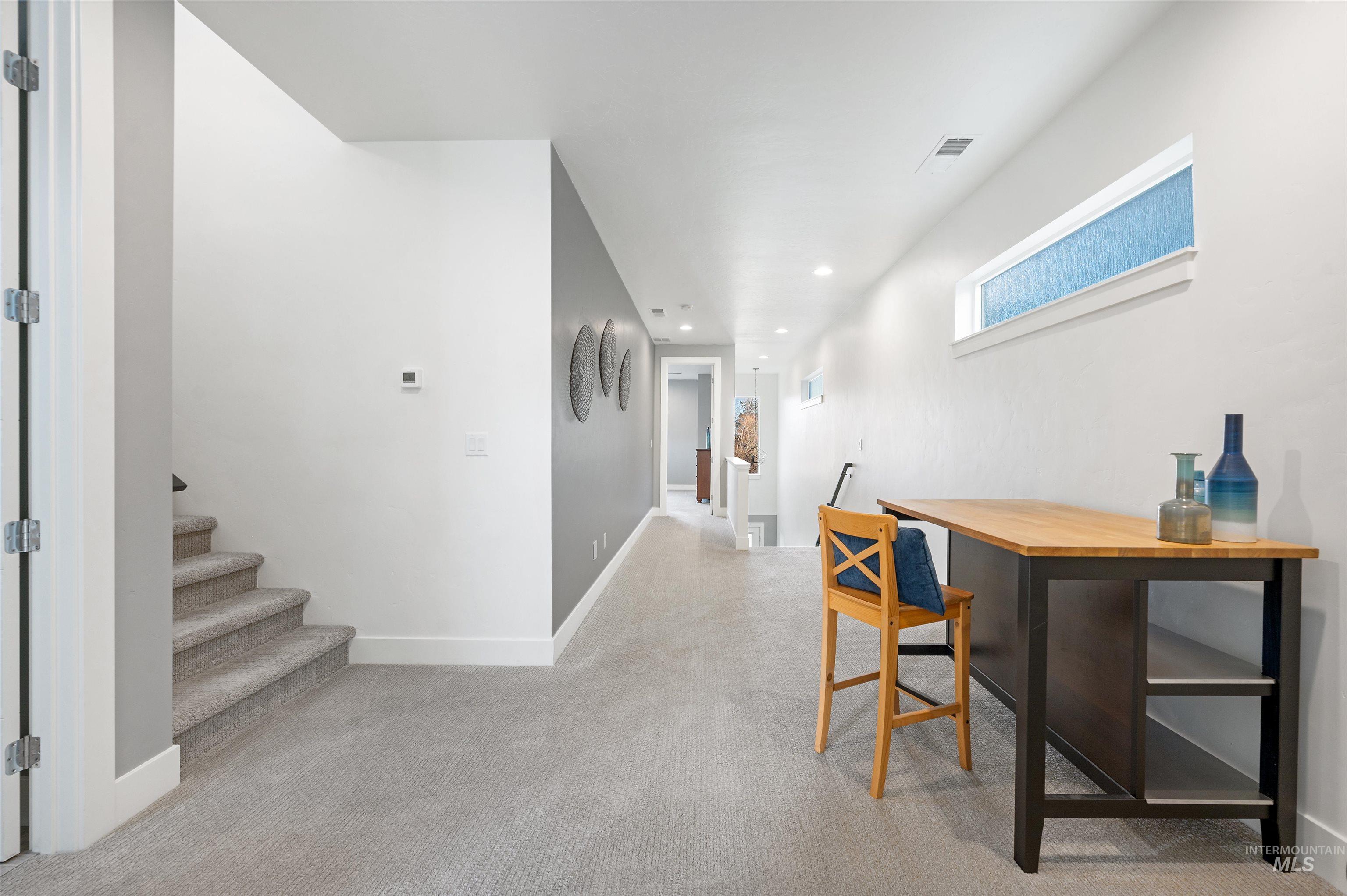 51 S Crestview Ave