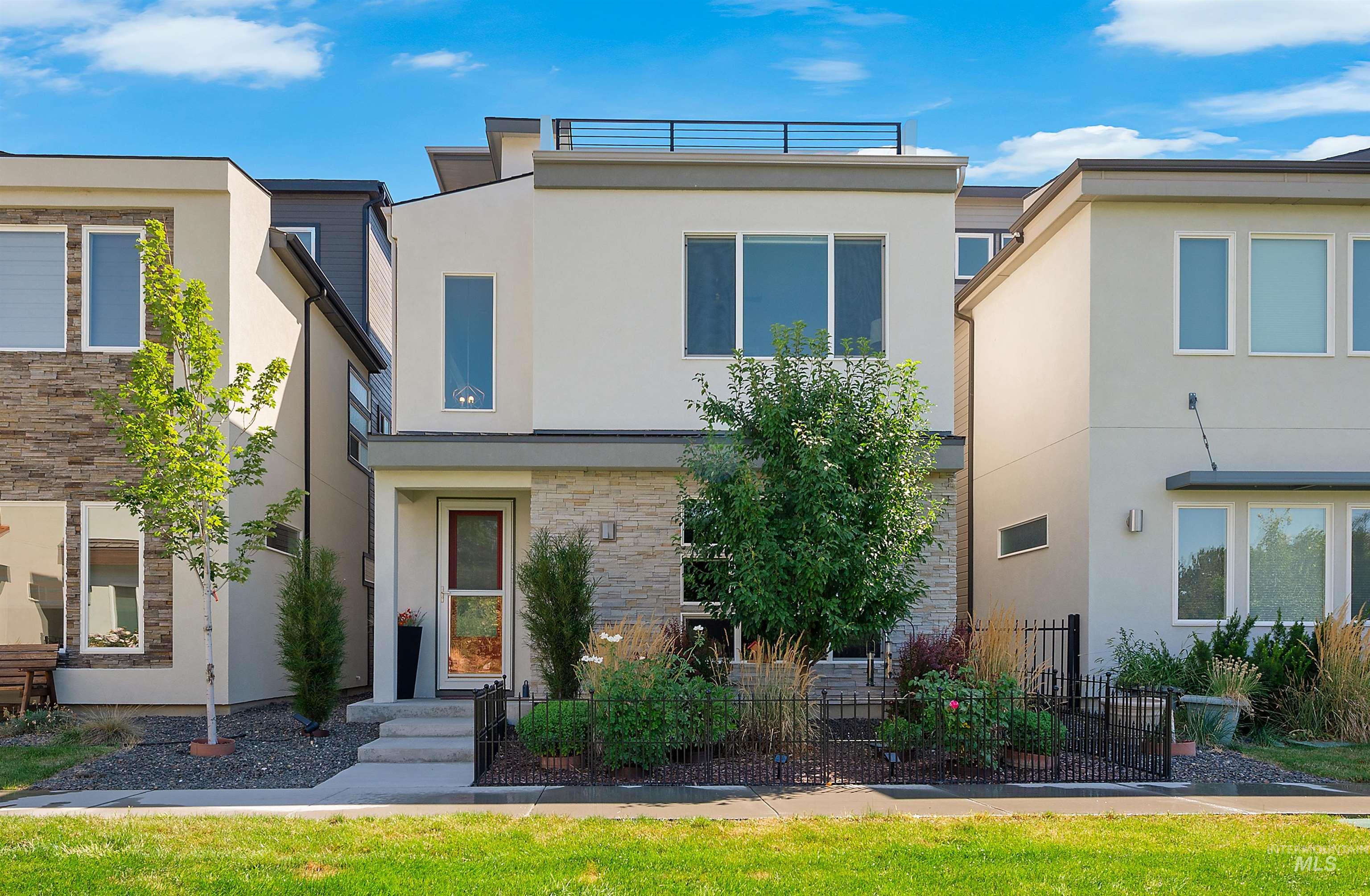 51 S Crestview Ave