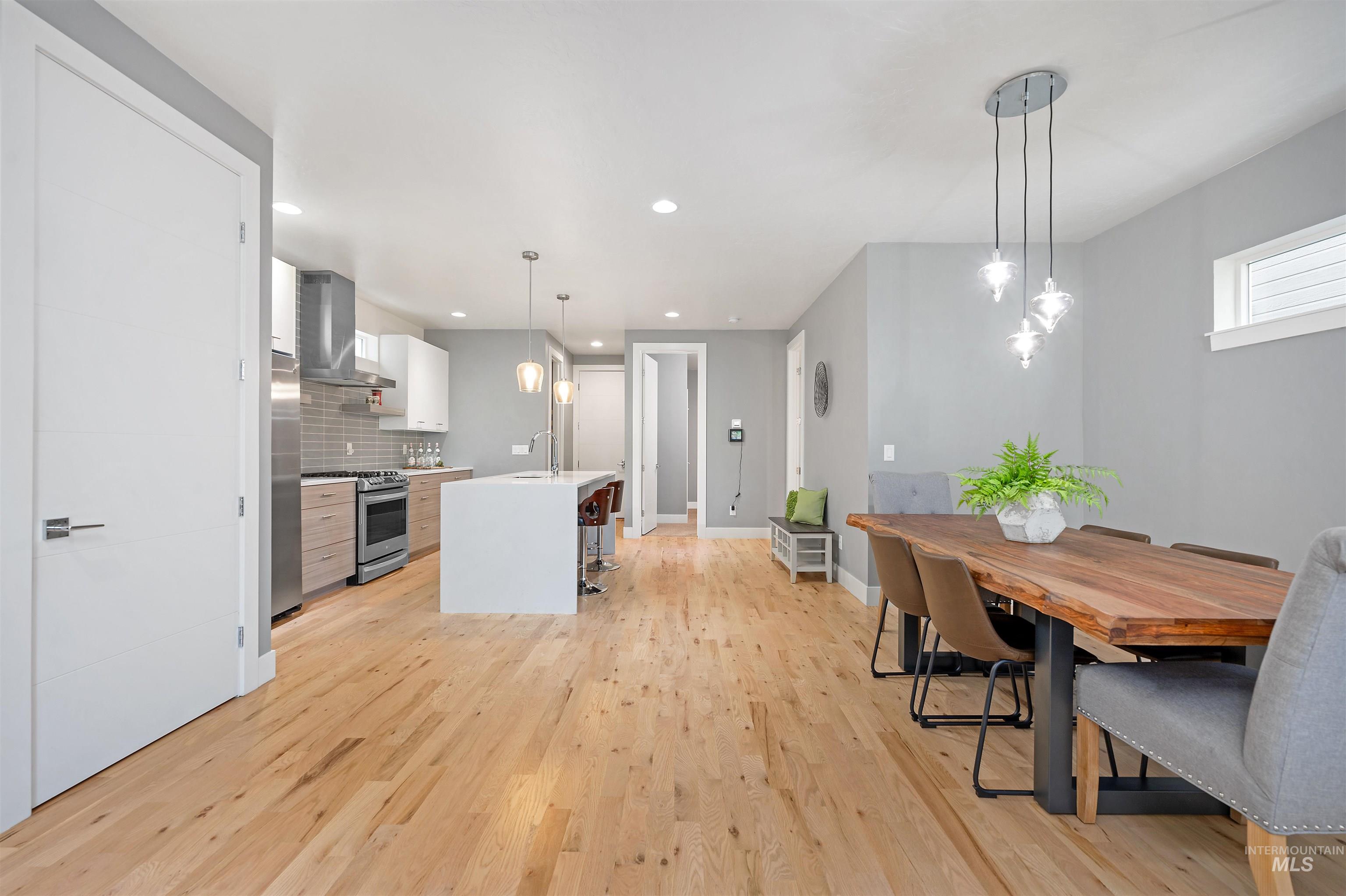 51 S Crestview Ave