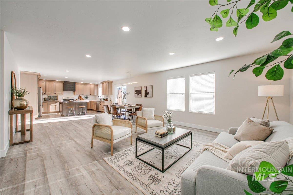 1715 E Wrightwood Dr