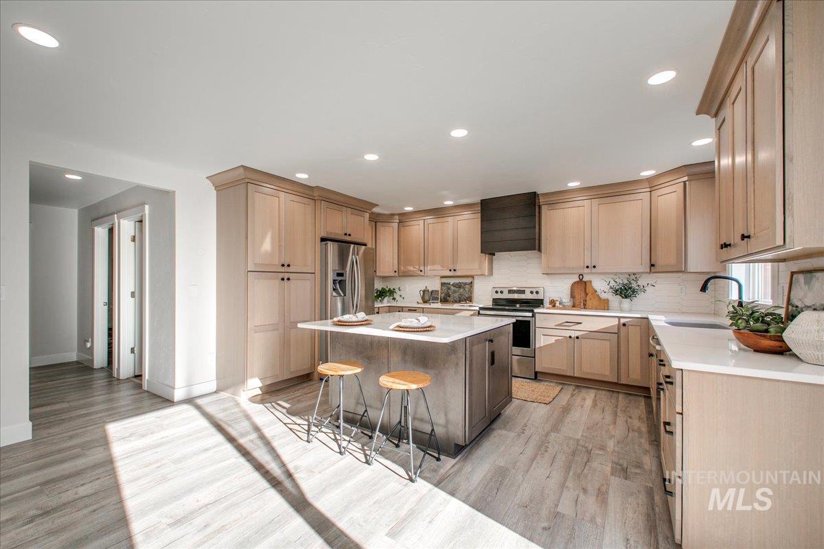 1715 E Wrightwood Dr