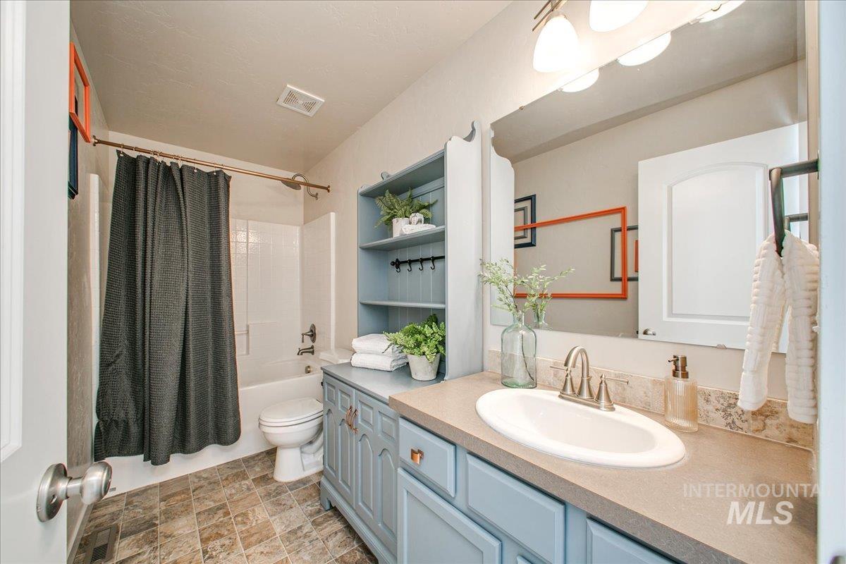 1715 E Wrightwood Dr