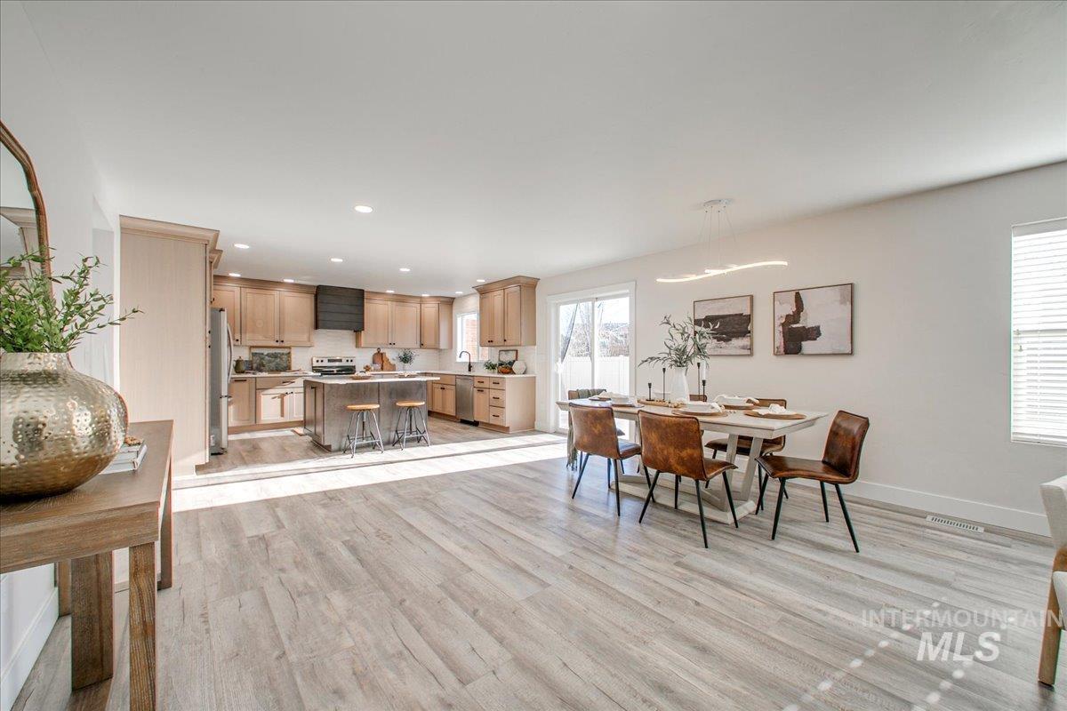 1715 E Wrightwood Dr