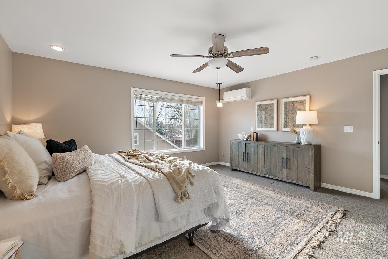 2494 E Brierfield