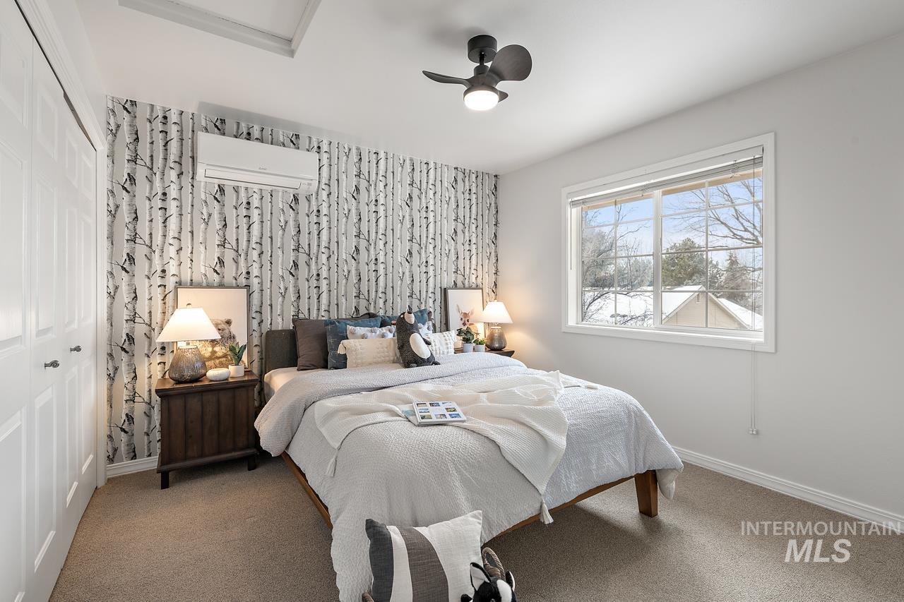 2494 E Brierfield
