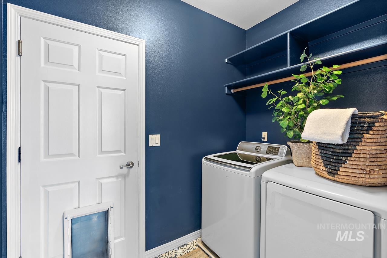 2494 E Brierfield