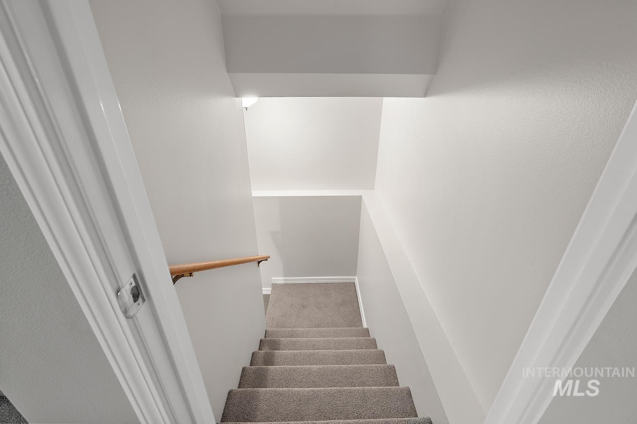 2494 E Brierfield