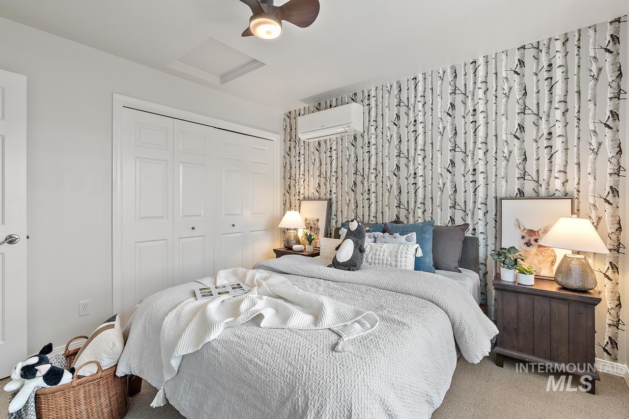 2494 E Brierfield