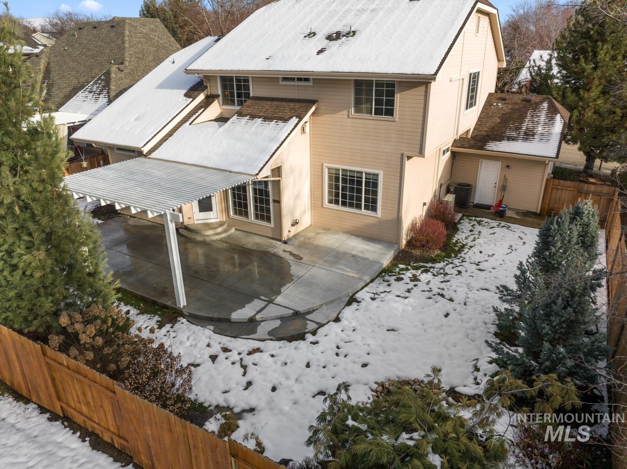 2494 E Brierfield
