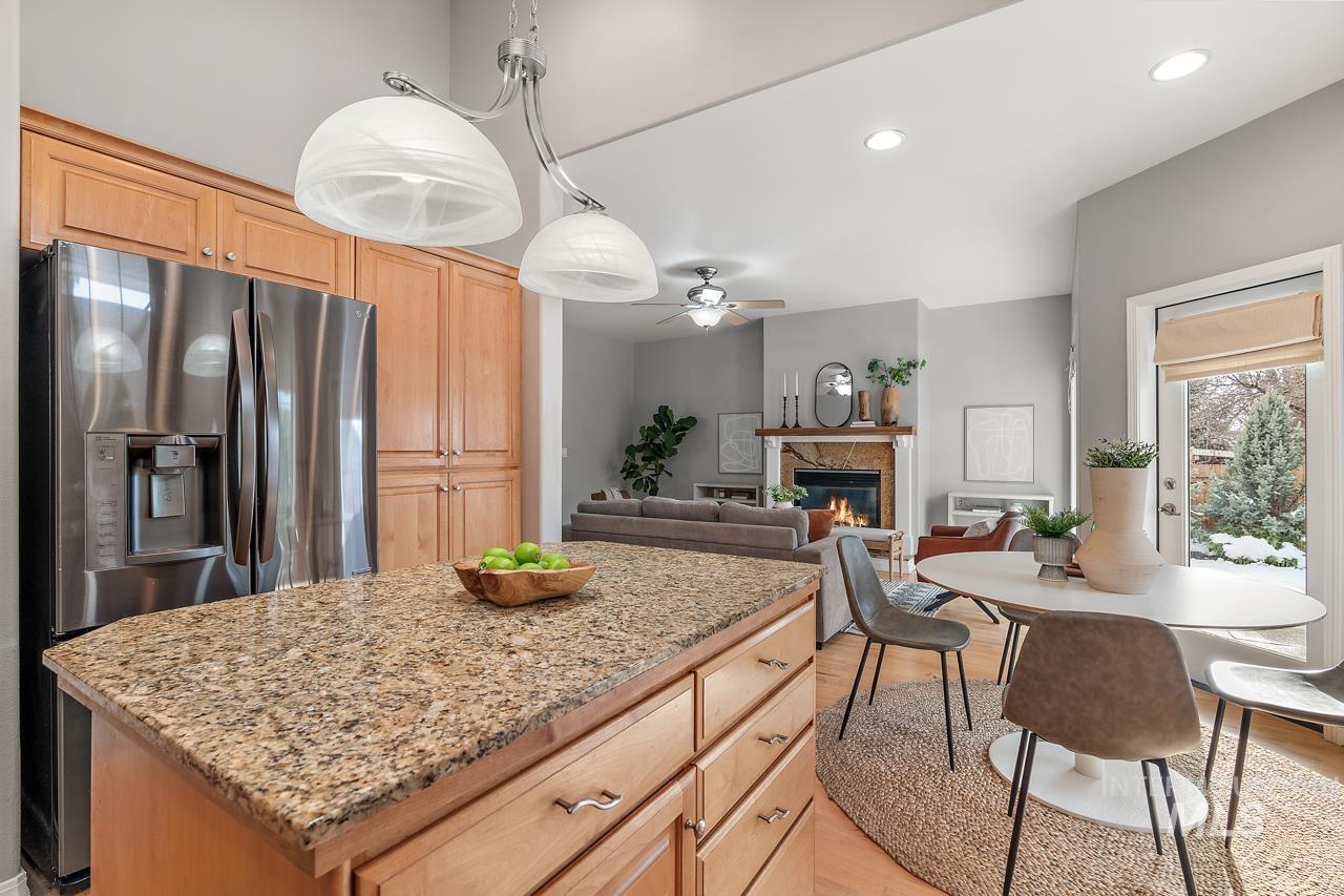 2494 E Brierfield