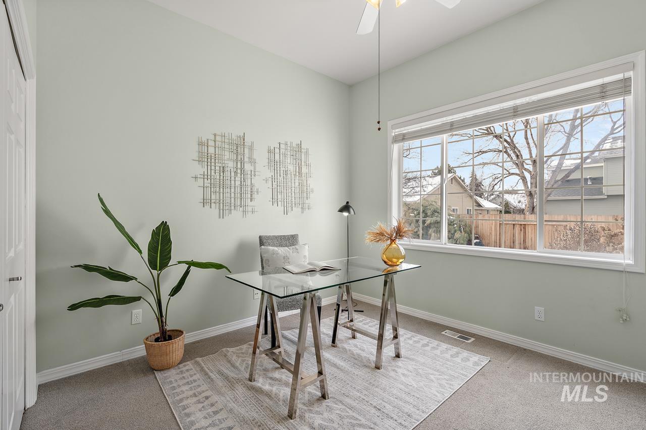 2494 E Brierfield