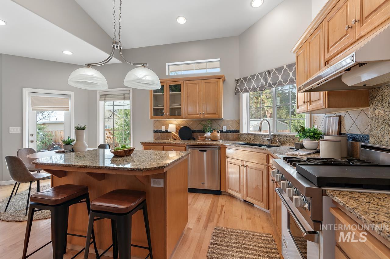 2494 E Brierfield