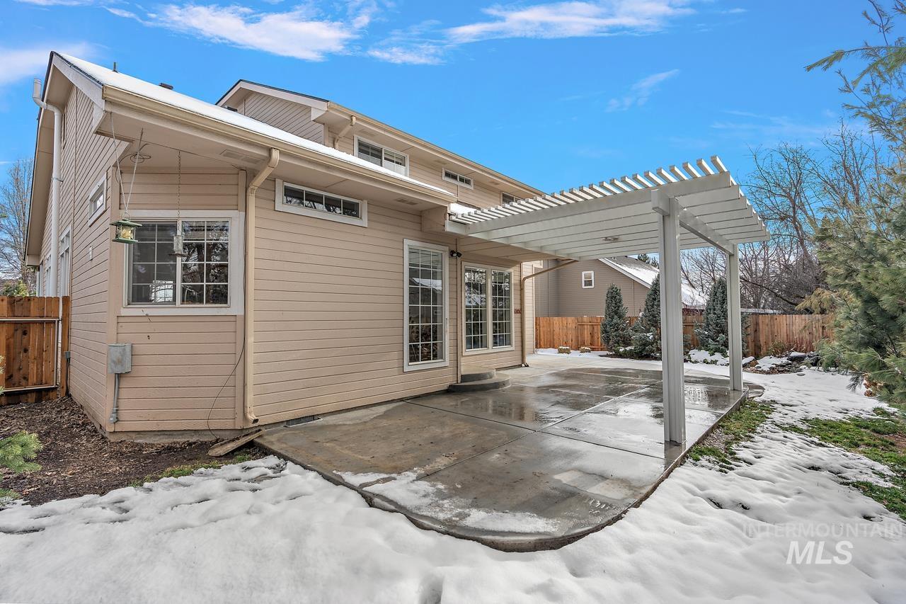 2494 E Brierfield