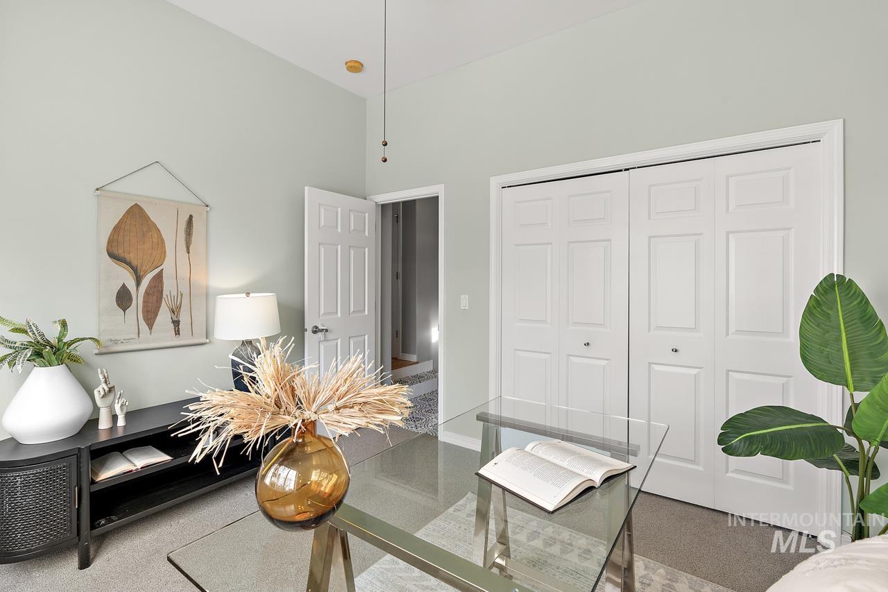 2494 E Brierfield